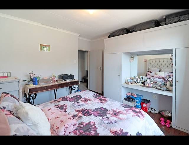 4 BEDROOM HOUSE FOR SALE IN KENSINGTON